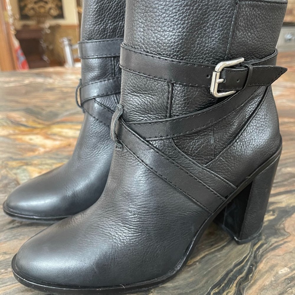 VINCE CAMUTO LEATHER BUCKLE ANKLE BOOTS SIZE 7M/37